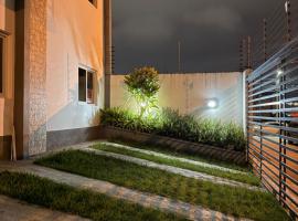 Apartamento Moderno con luz natural y balcón con vista Modern with natural light and balcony with a view, ξενοδοχείο σε Santa Rosa de Copan