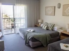 BATHURST GOLDFIELDS MOTEL at 428 CONROD STRAIGHT MOUNT PANORAMA