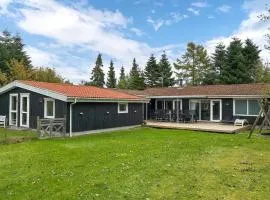 Awesome Home In Væggerløse With Sauna