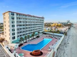 Modern Beach Oasis - Sleeps 4 - Pool - Gym - Games