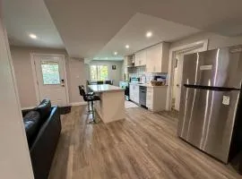 1-Bedroom 1Bathroom Entire Unit closer to Fairview Mall & Waterloo Airport