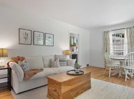 The Greenleaf Cottage in Lindley Park!