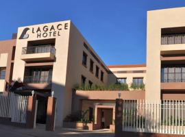 Lagace Hotel, готель з парковкою у місті Джунія