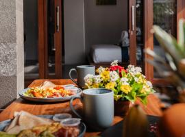 Grand Mesari Bona Villa, hótel í Blahbatu