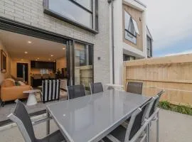 Modern Addington Escape Stylish 2br Townhouse