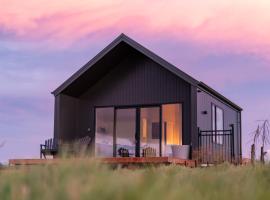 Harvest Rise Vineyard Cottage, hotel in Pahautea