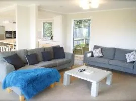Magic on Molesworth - 2BR townhouse near CBD