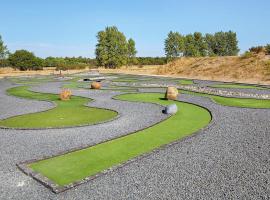 Holiday home on a holiday park in Ebeltoft, hotel em Ebeltoft