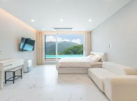 Gapyeong staysumok pool villa pension