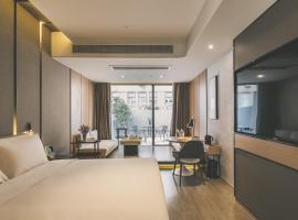 Atour Hotel Shanghai The Bund East Nanjing Road-Self-service free laundry, hotel v Šanghaji