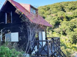 ist villa 05 Mountain Hideout Sleeps 3, hotel in Wada