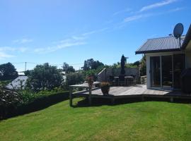 Memories On Mcfarlane Prime Oakura Location, hotel in Oakura