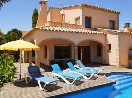 Superb villa near sandy beach Sant Pere Pescador, Amfora 64