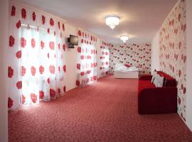 Vysokyj Pereval, Hotel in Vyshkiv
