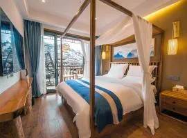 Fenghuang Sulv Yunzhu River View Homestay