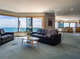 Waterfront On Woolcombe - 4BR holiday apartment