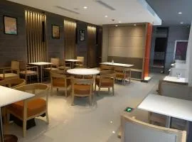 Jinjiang Inn Select Qingdao West Coast Coach Exhibition Center High-Speed Railway Station