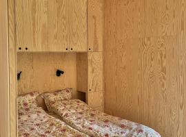 Architect-Designed House Near Sea On Resö, hotel in Resö