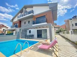 House of ALICE - Villa with Pool near Çalış Beach