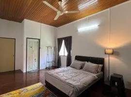 Bayan Lepas Getaway - Nature Views BBQ Haven