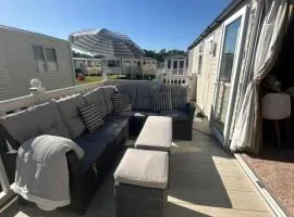 Lovely 8 Berth Caravan With Side Decking At Haven Cleethorpes Beach Ref 48033F