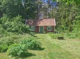 Cozy Home In Halltorp With Wifi