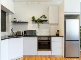 Stylish Apartment with Lions Head View