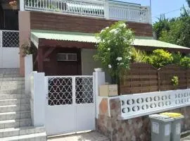 Studio chaleureux à Saint François – 20 m² avec terrasse