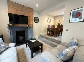 Castle Cottage - Central seaside town