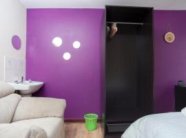 Luxury Seaview Cottage by Fairy Pools 2, hotel in Carbost