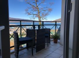 Studio Vue sur le Lac d'Annecy Plage et Parking Privés, hotel in Duingt