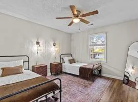Sunwoven Townhouse half a mile to downtown