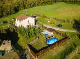Lovely Margherita Private Pool Mugello - Happy Rentals、ヴィッキオのホテル