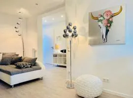 Erstklasssige moderne Apartwohnung 85 qm mit Terrasse und Garten