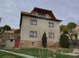 Pihenőház, hotel en Pécs