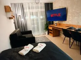 Axiom Suites - Zenith II - Netflix, HBO, Champagne