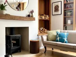 Mid-Century Gem - Heart of Frome