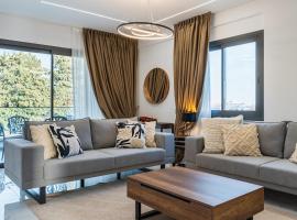 Casino & Mall Luxury Jacuzzi Penthouse Suite, отель в Лимассоле