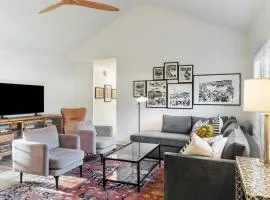 The Clover Cottage in Normaltown