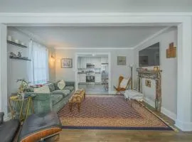 Eclectic Inn Downtown - 2 miles to Sanford Stadium