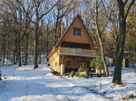Őzike-Lak a Börzsönyben, hotel in Kismaros