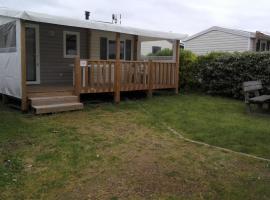 Club Aunis Vendée Mobilhome 6 pers, hotel in Angles