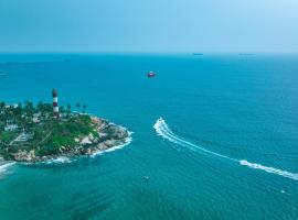 The Travancore Palace Beach Resort, hotel v destinaci Kovalam