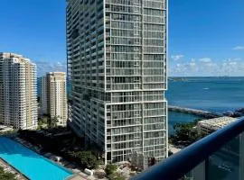 Stylish 1B Icon Brickell 25th fl Pool Spa Gym Parking