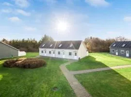 Stunning 6 person summerhouse