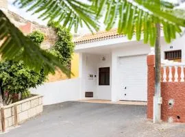 Home2Book Family House with Terrace in Las Maretas