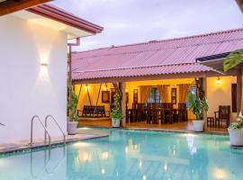 The Tusker's Hideout، فندق في Alawwa