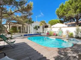 Maison à côté de la plage et des dunes, avec piscine
