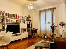 Modern apartment in Courbevoie near the park