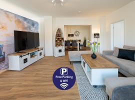 Captain's Nest - Stilvoll und modern, zentral in Hafenn&auml;he, inkl 2 Parkm&ouml;glichkeiten, 4 Schlafbereiche, 2 WCs, Arbeitsplatz, kleiner Balkon, hotel na praia em Bremerhaven